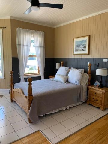 Le Manoir Du Vieux Presbytere Port-Daniel Exteriör bild