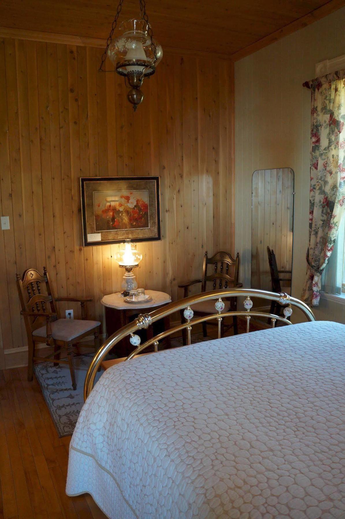 Le Manoir Du Vieux Presbytere Port-Daniel Exteriör bild